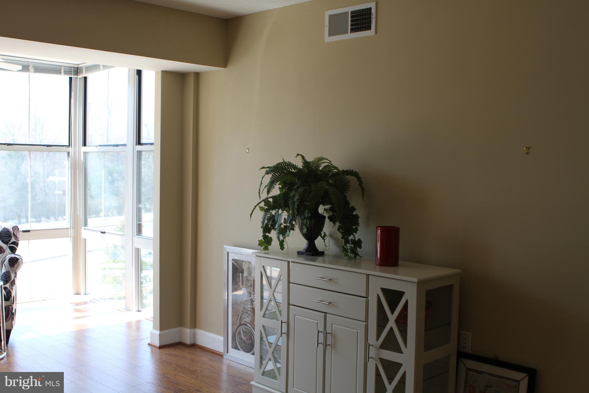 CARLTON HOUSE - Residential Lease