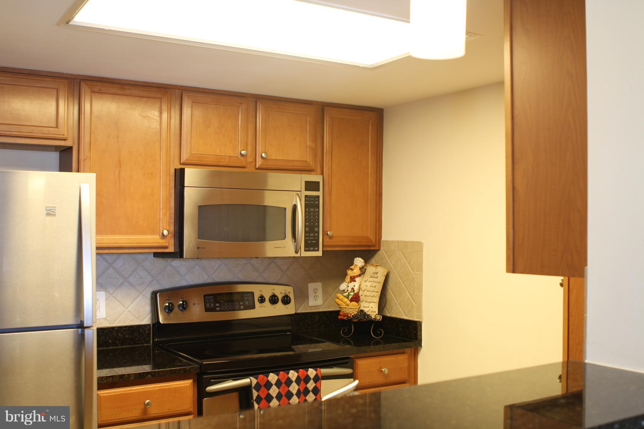 CARLTON HOUSE - Residential Lease