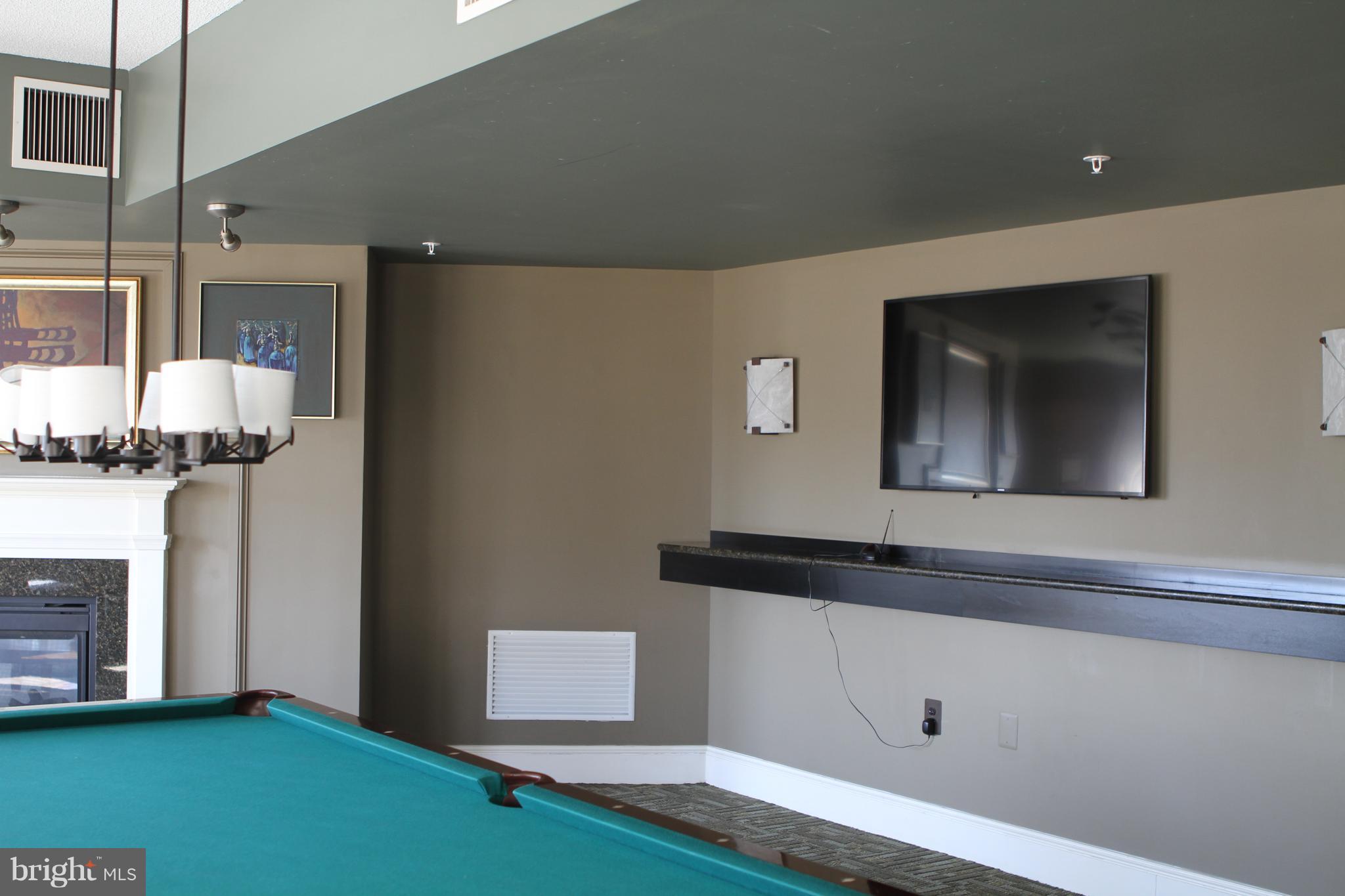 CARLTON HOUSE - Residential Lease