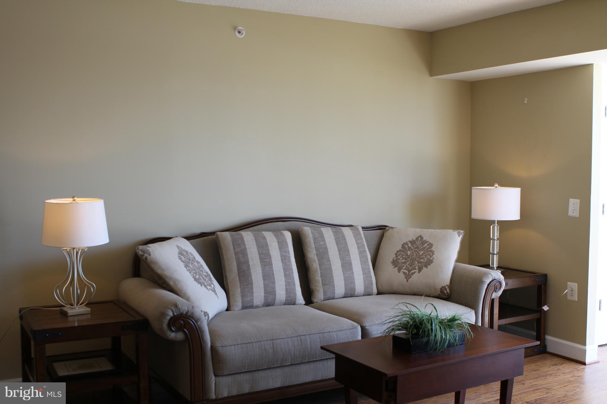 CARLTON HOUSE - Residential Lease