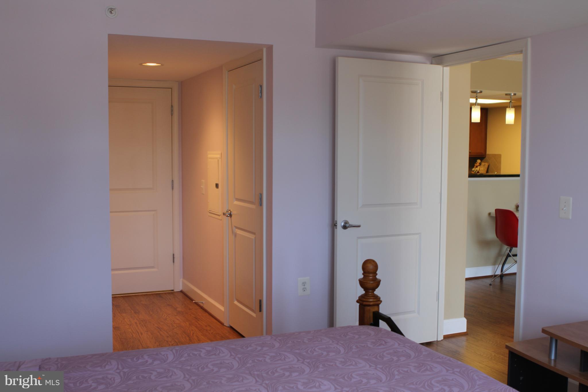 CARLTON HOUSE - Residential Lease