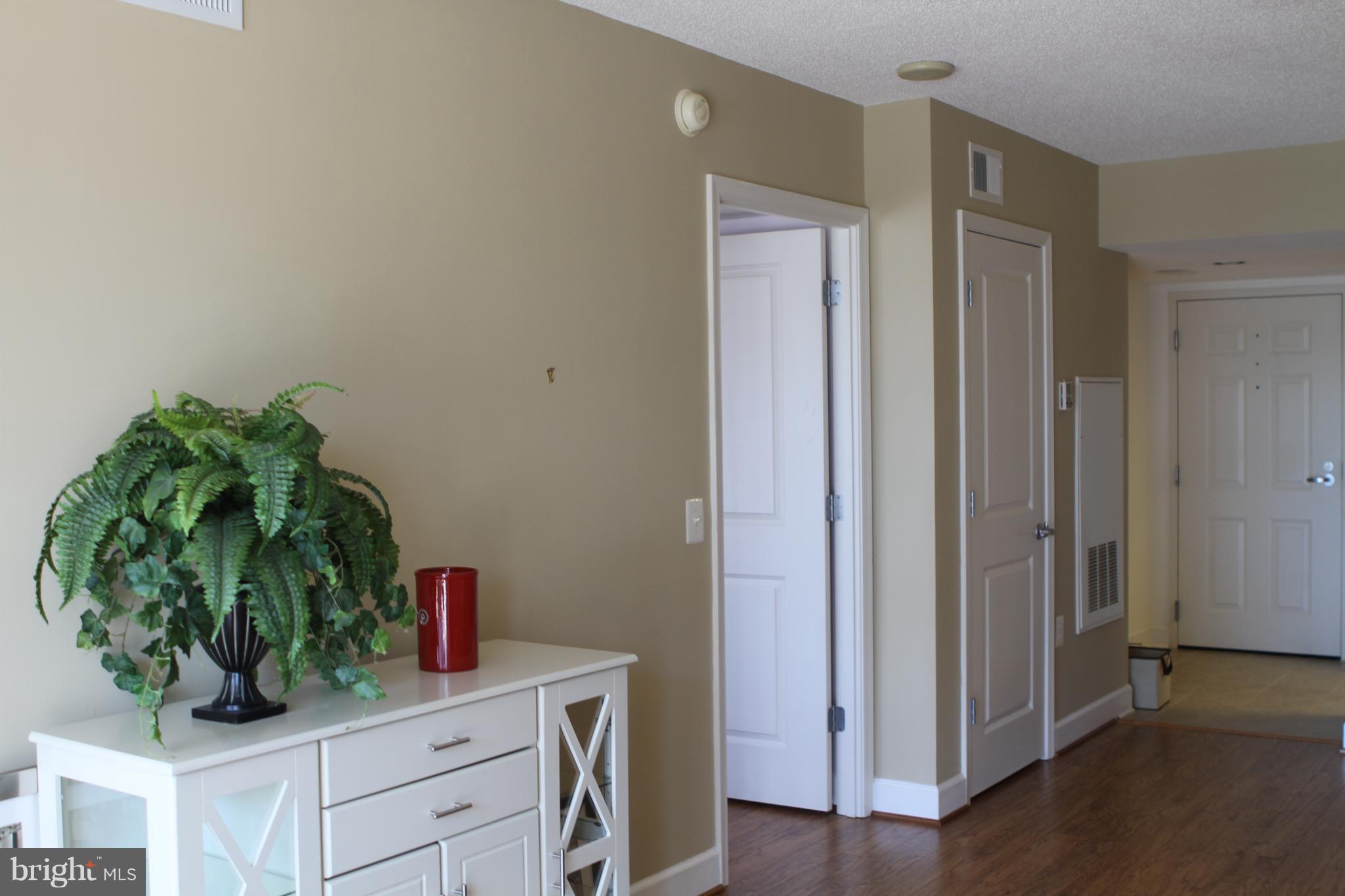 CARLTON HOUSE - Residential Lease