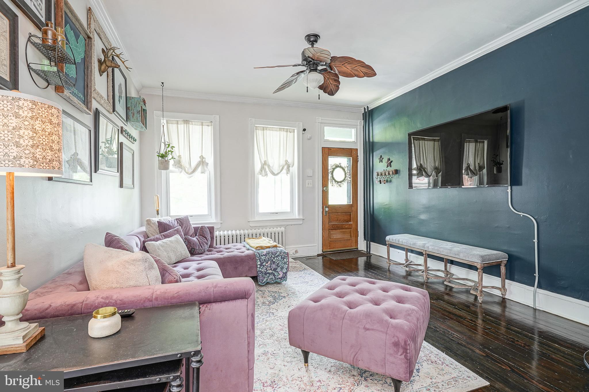 6 E COLLINGS AVENUE