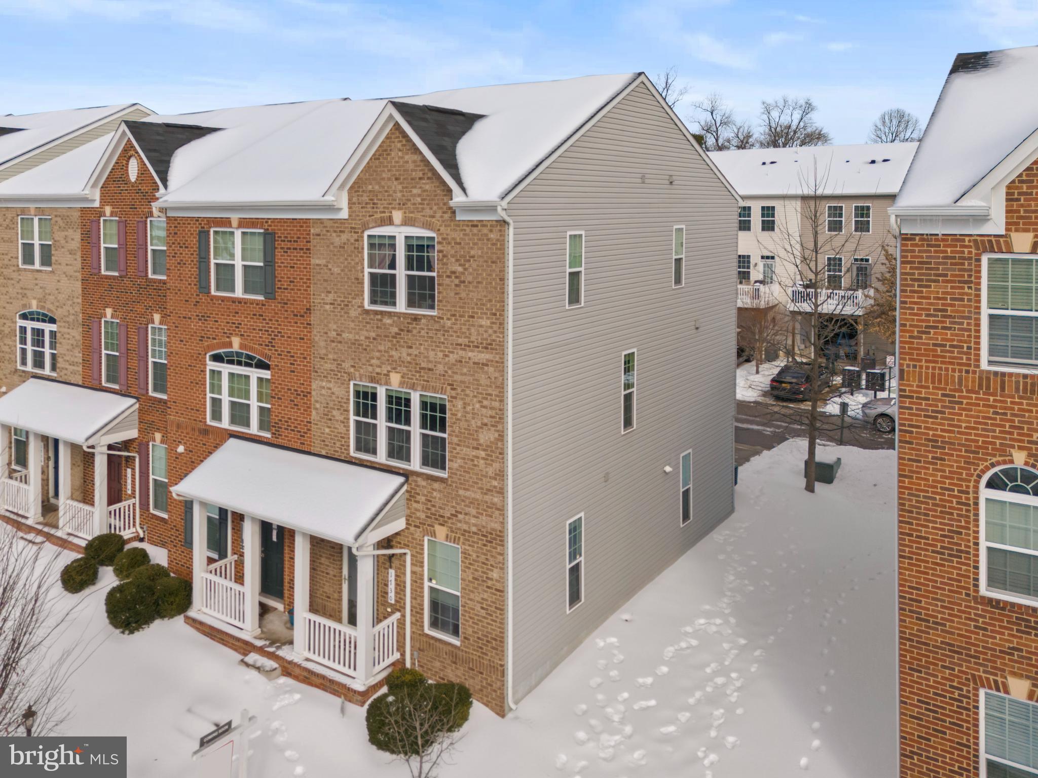 FEATHERSTONE STATION CONDOMINIUMS - Residential