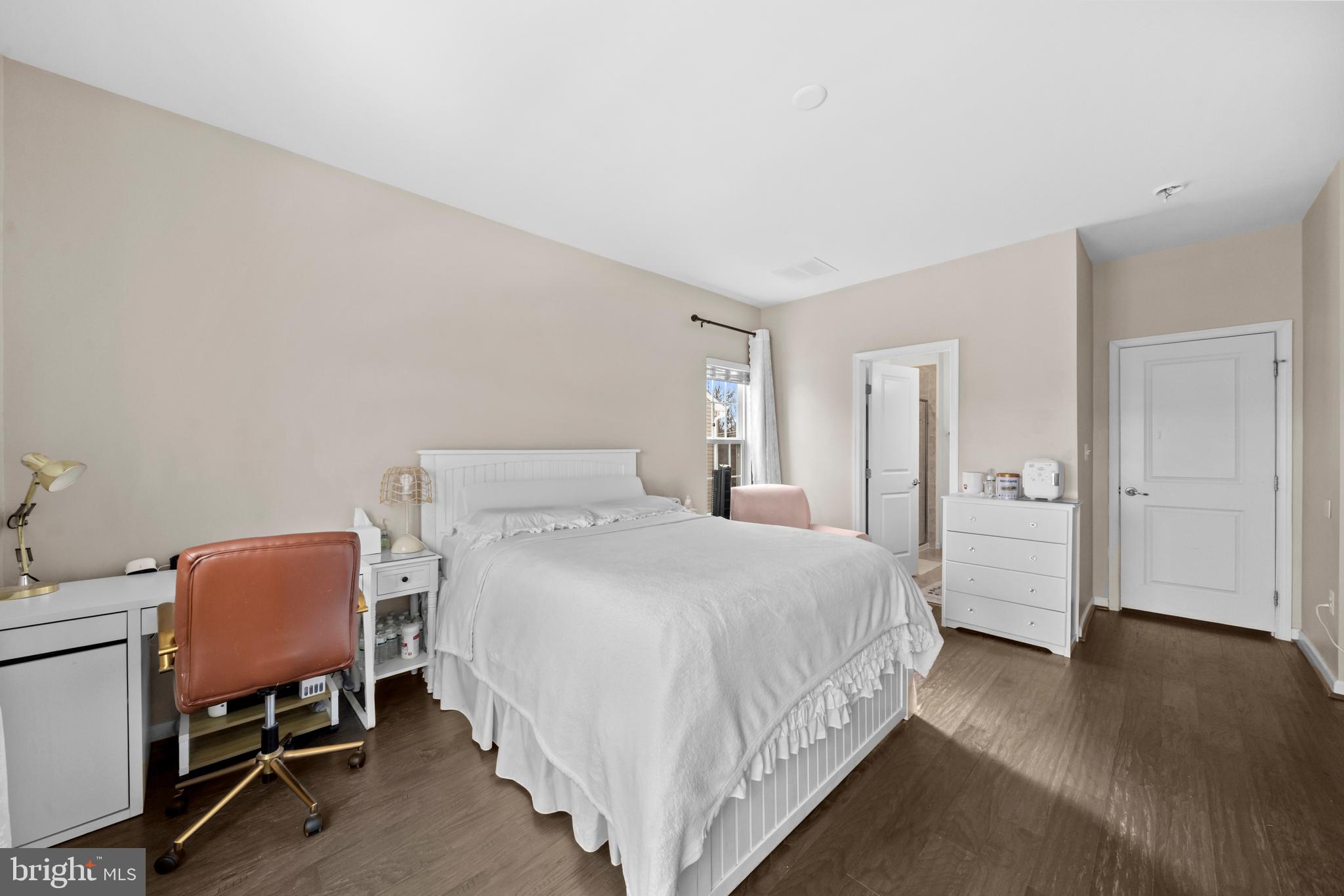 FEATHERSTONE STATION CONDOMINIUMS - Residential