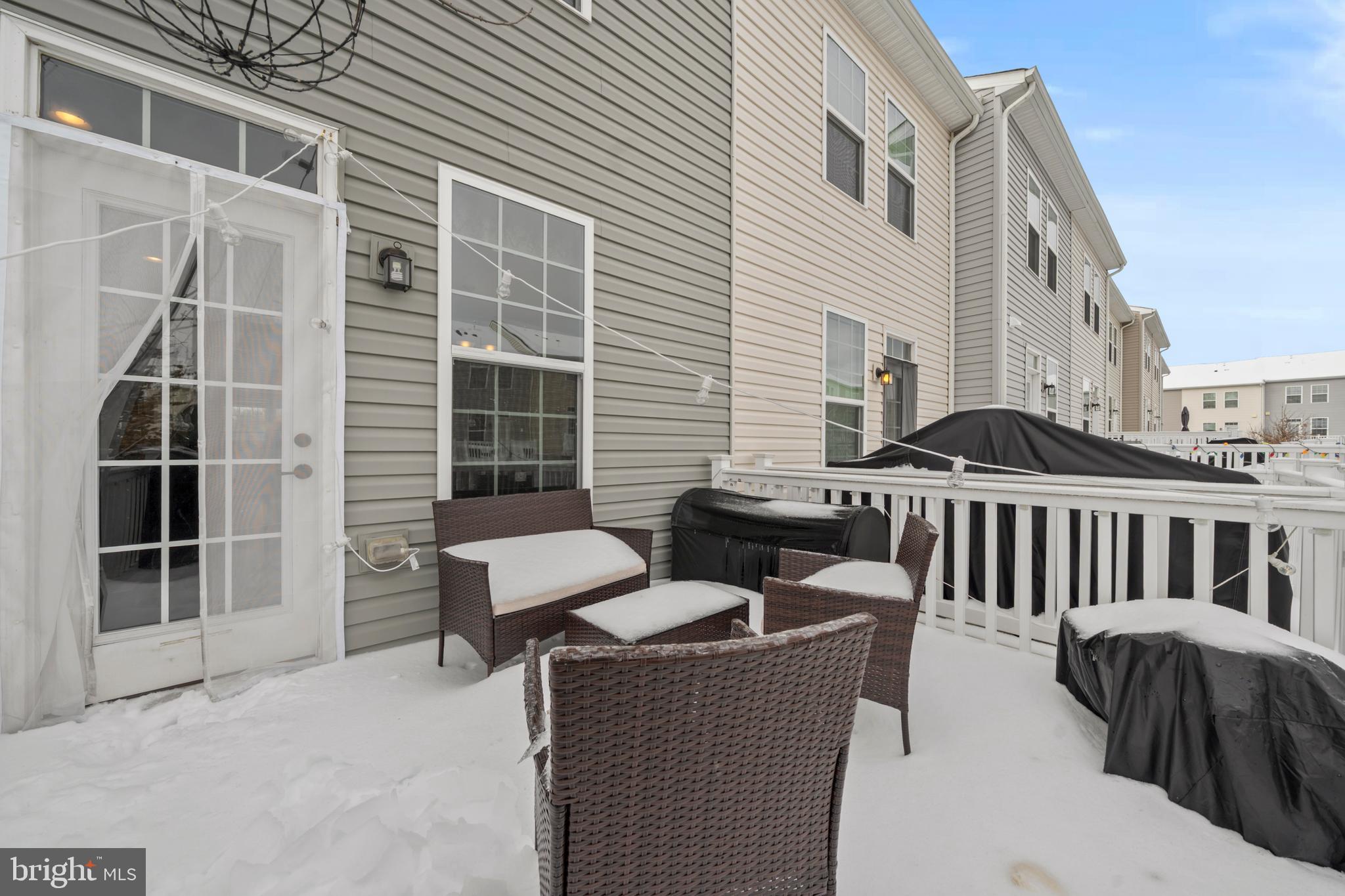 FEATHERSTONE STATION CONDOMINIUMS - Residential