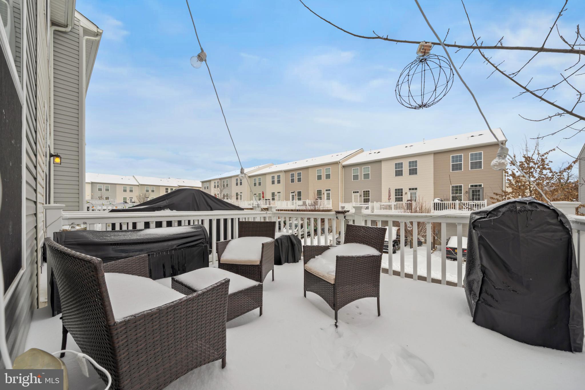 FEATHERSTONE STATION CONDOMINIUMS - Residential