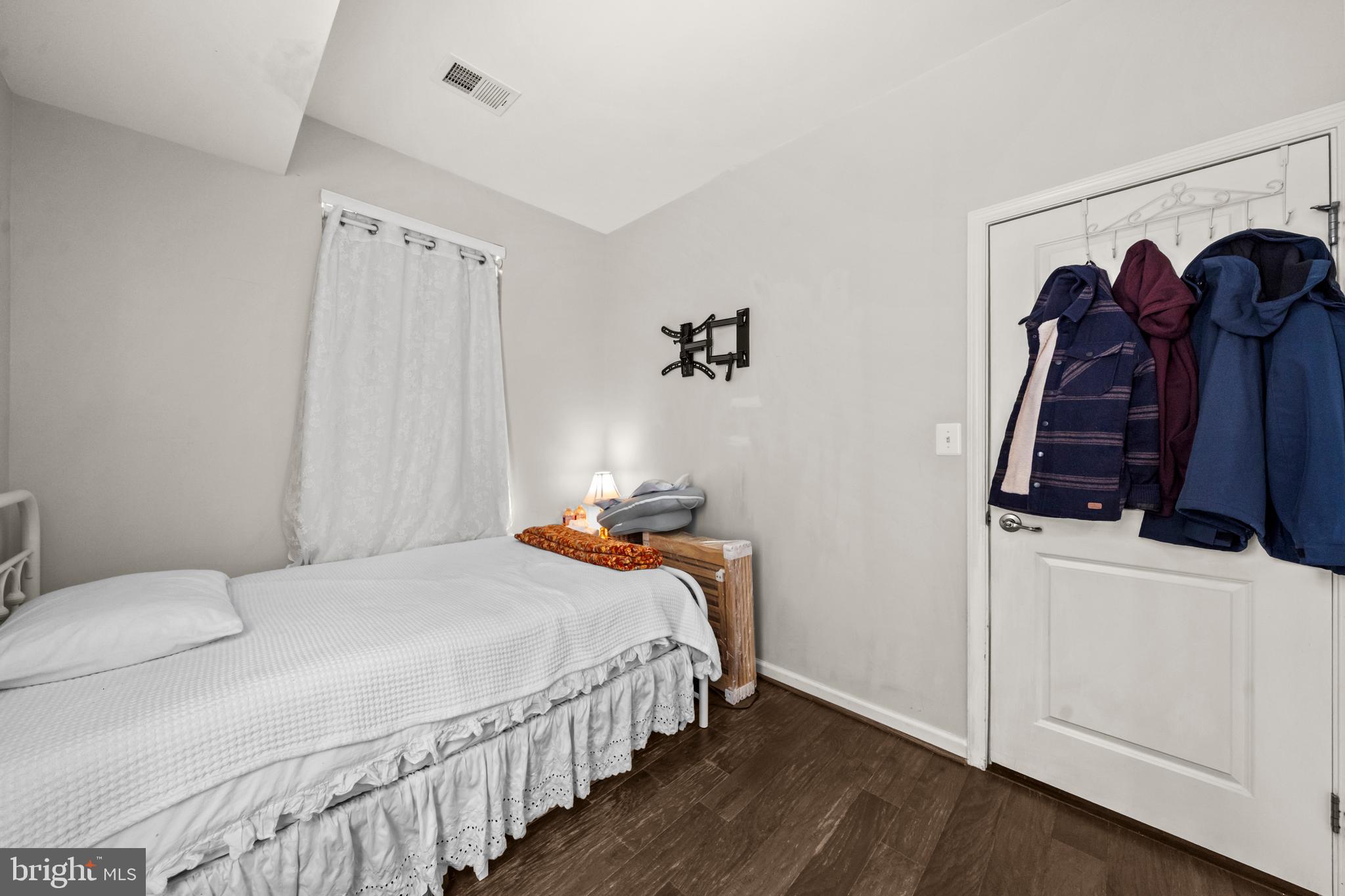 FEATHERSTONE STATION CONDOMINIUMS - Residential