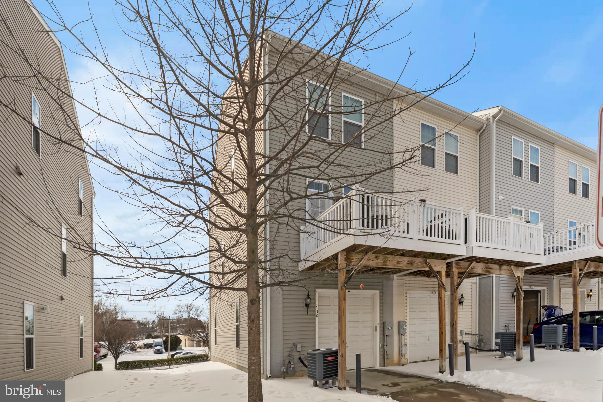 FEATHERSTONE STATION CONDOMINIUMS - Residential