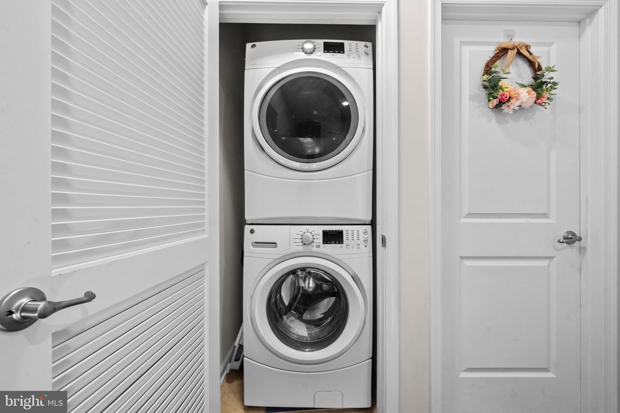 FEATHERSTONE STATION CONDOMINIUMS - Residential