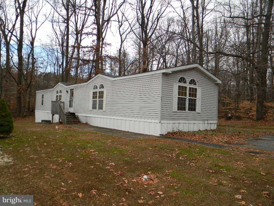 PUBLIC AUCTION ON THE PREMISES TUESDAY JANUARY 28 AT 10:00 AM. THE LIST PRICE IS THE RECOMMENDED OPENING BID ONLY. $1,000 deposit required to bid at auction - cashier's check or certified check. See Auctioneer's website for terms and additional information. PURCHASER MUST BE PREAPPROVED BY PARK OWNER AND IS RESPONSIBLE FOR LOT RENT FROM DAY OF SALE. BE SURE TO CONTACT THE PARK OWNER ASAP TO START THE PARK APPLICATION PROCESS WELL BEFORE THE AUCTION DATE. Auction sale is for the mobile home only and does NOT include the property on which it sits. In the desirable "Pleasant Hills" Mobile Home Park in Elkton, MD. DO NOT MISS THIS OPPORTUNITY!