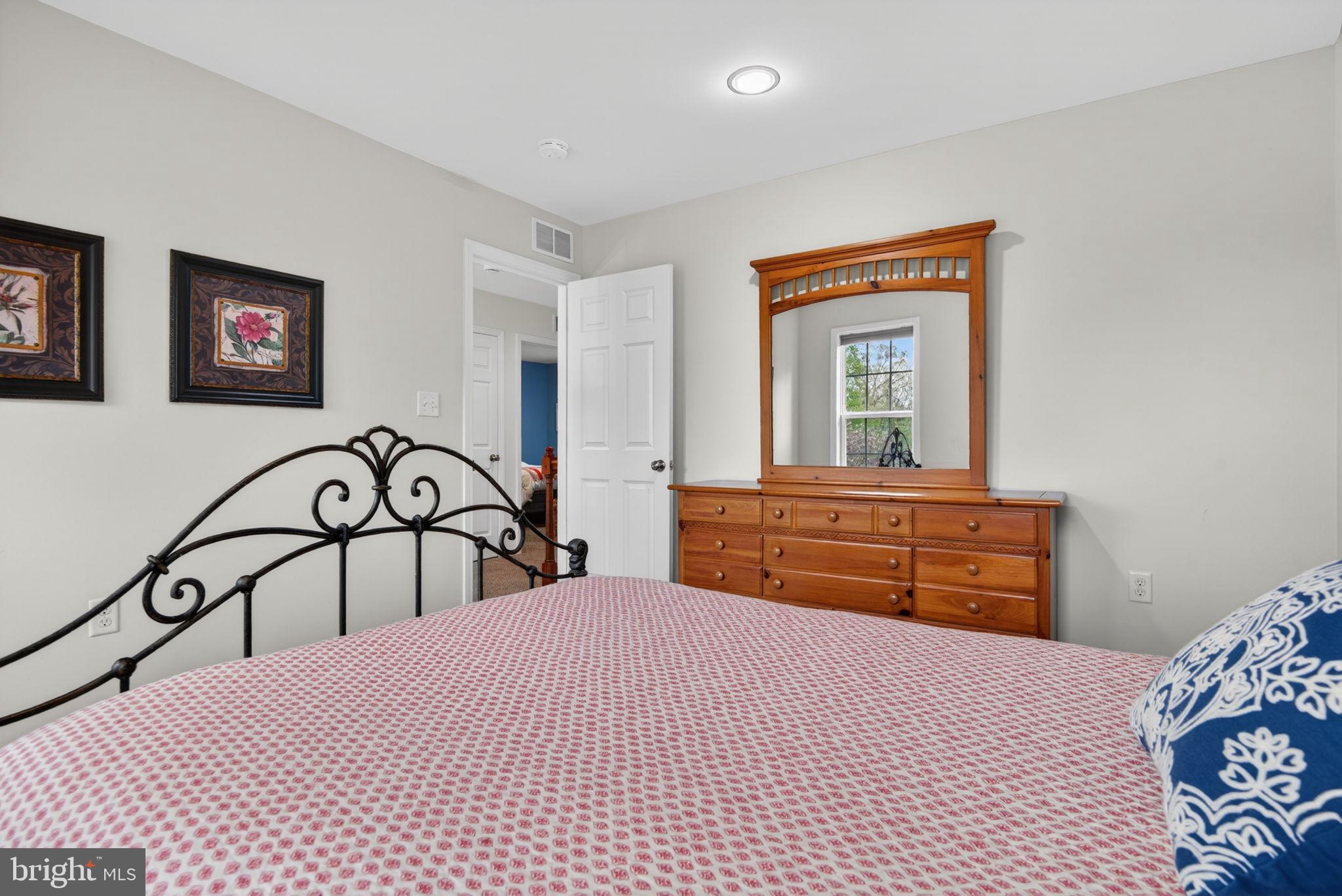 BISHOP WOODS - Residential