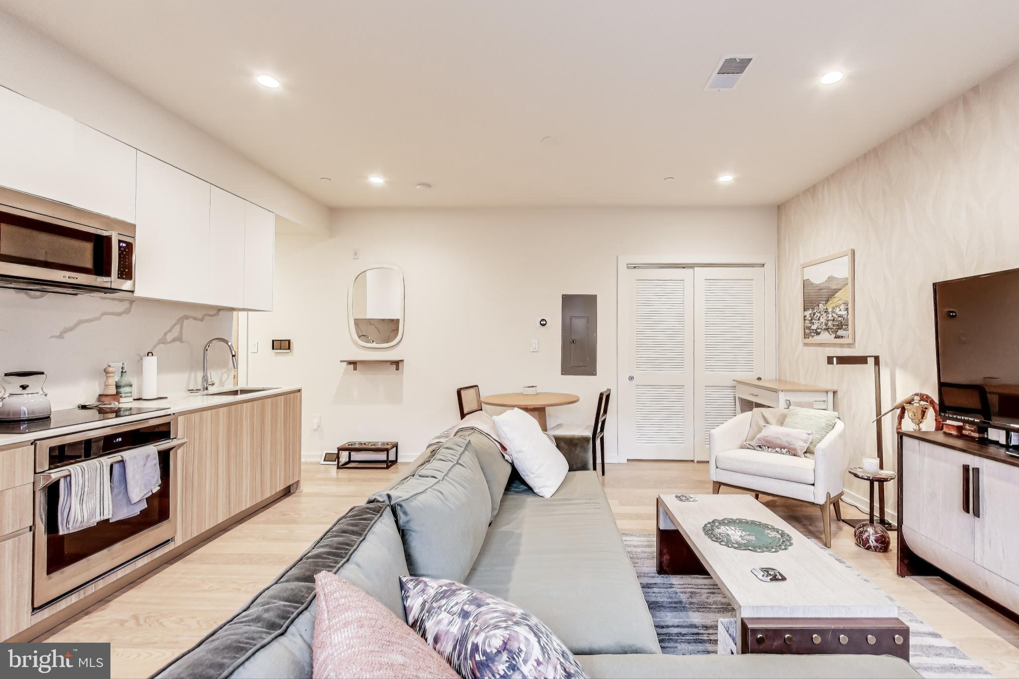 2216 40TH PLACE NW 2