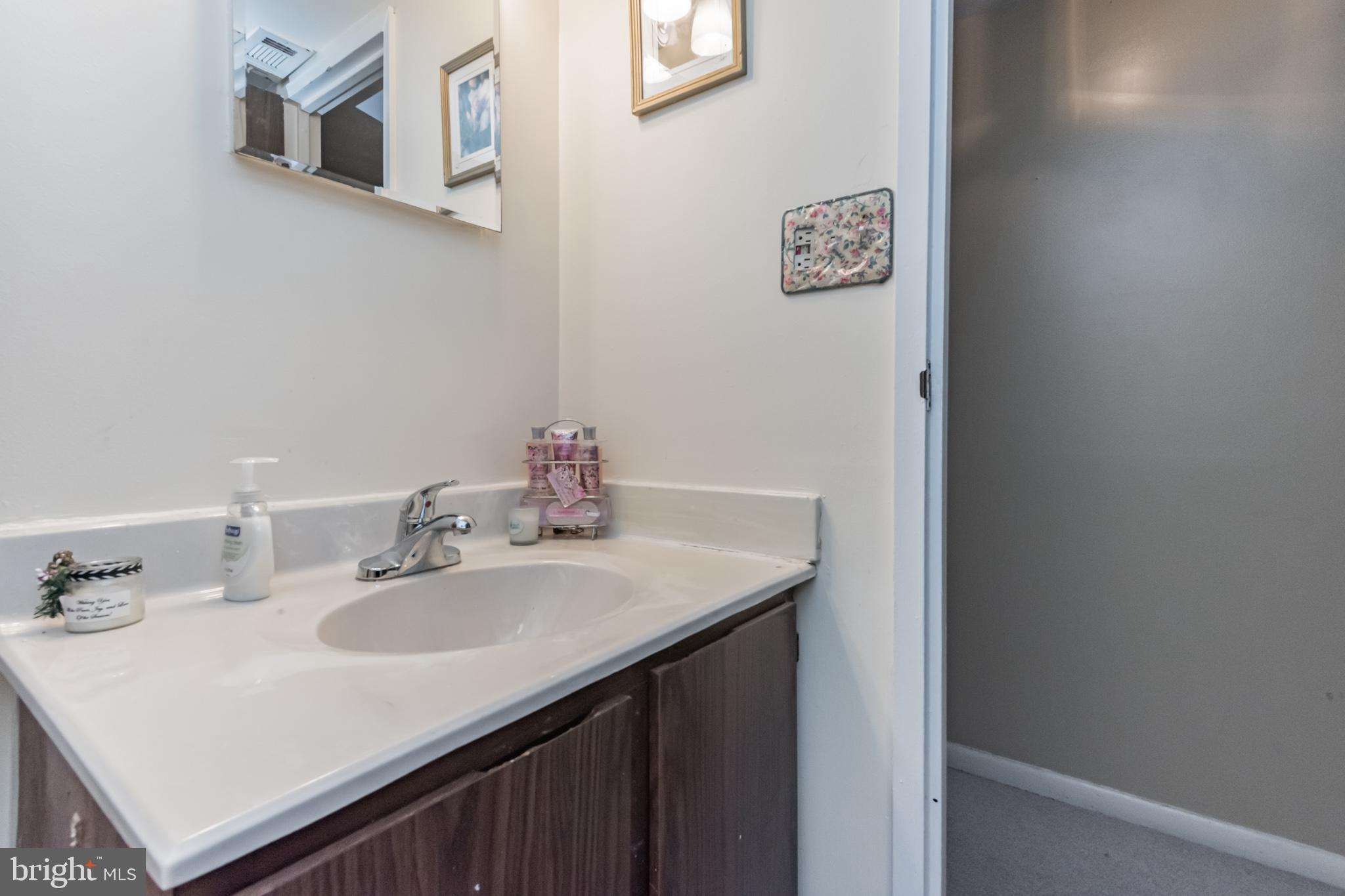 HUNTING RIDGE CONDOMINIUM - Residential