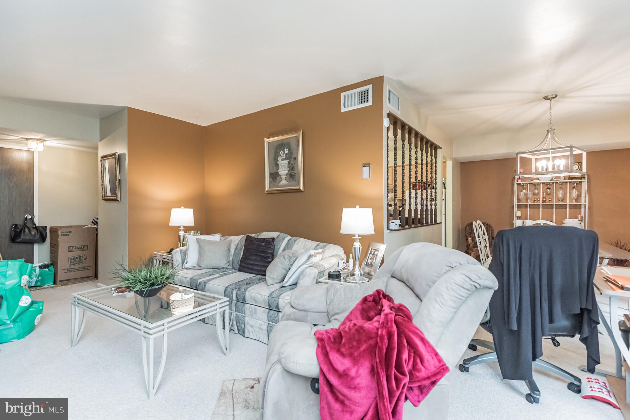 HUNTING RIDGE CONDOMINIUM - Residential