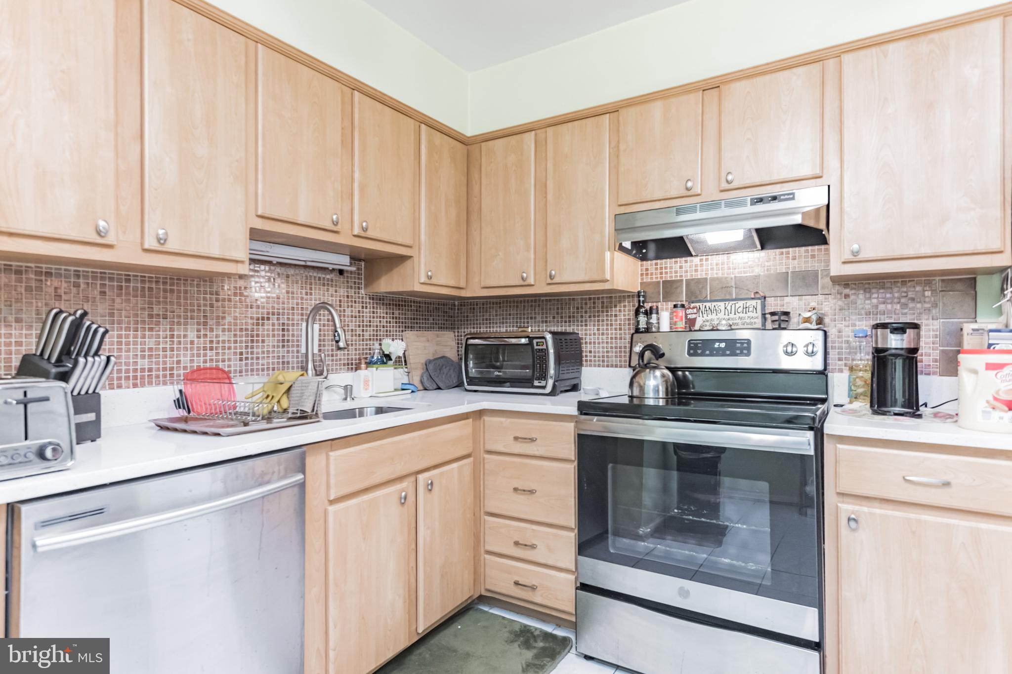 HUNTING RIDGE CONDOMINIUM - Residential