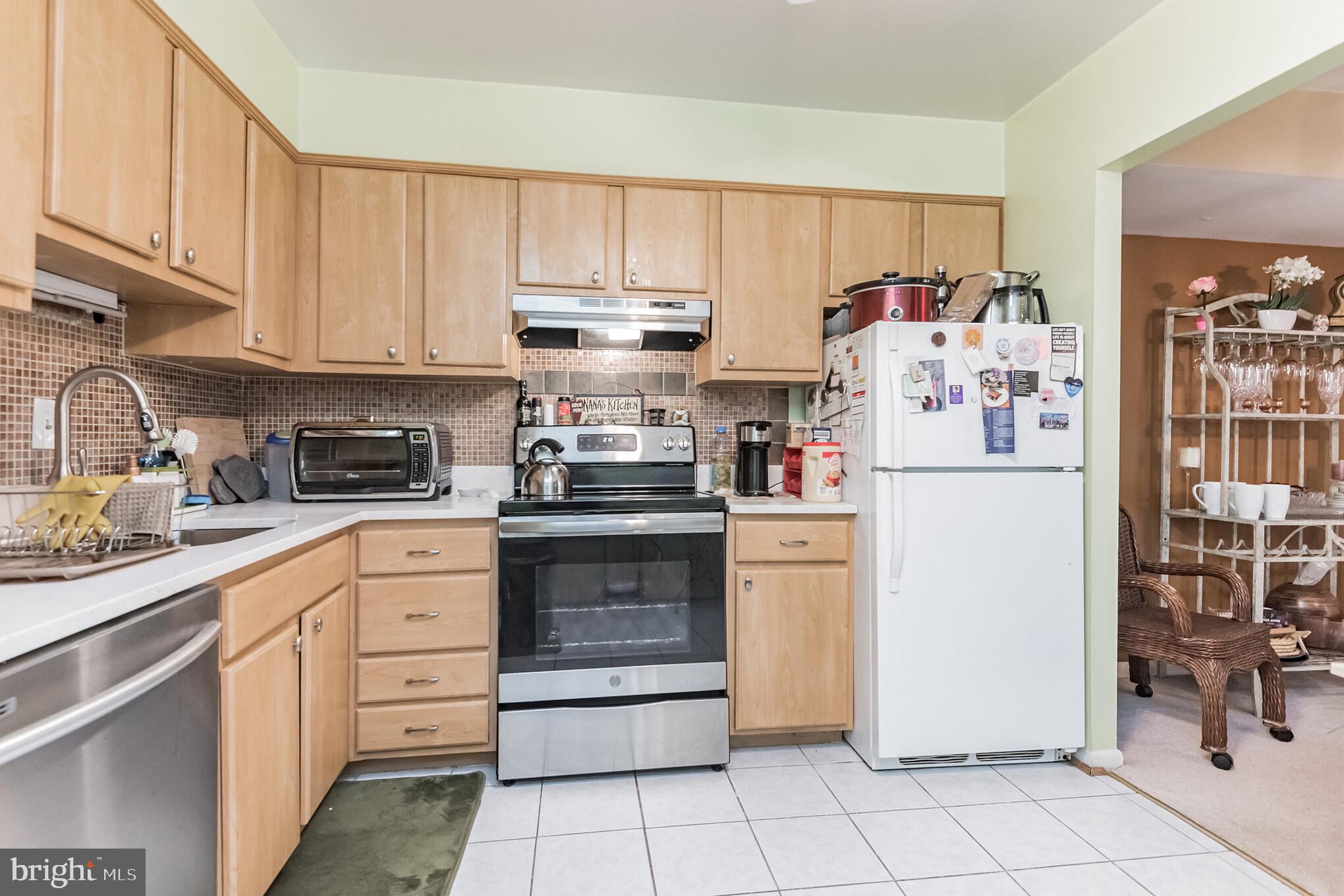 HUNTING RIDGE CONDOMINIUM - Residential