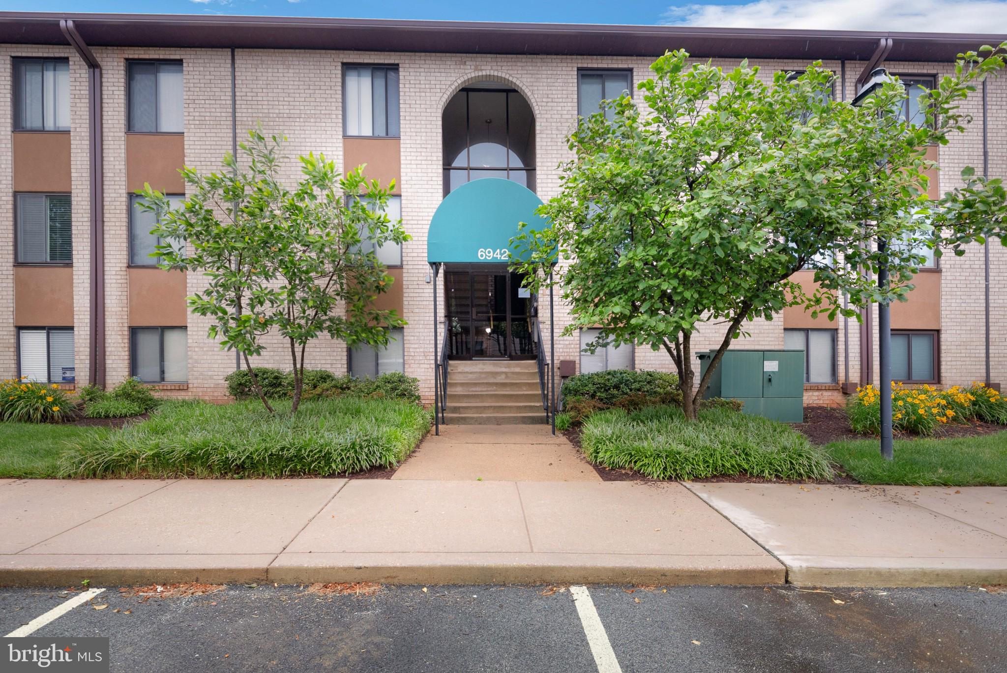 HUNTING RIDGE CONDOMINIUM - Residential