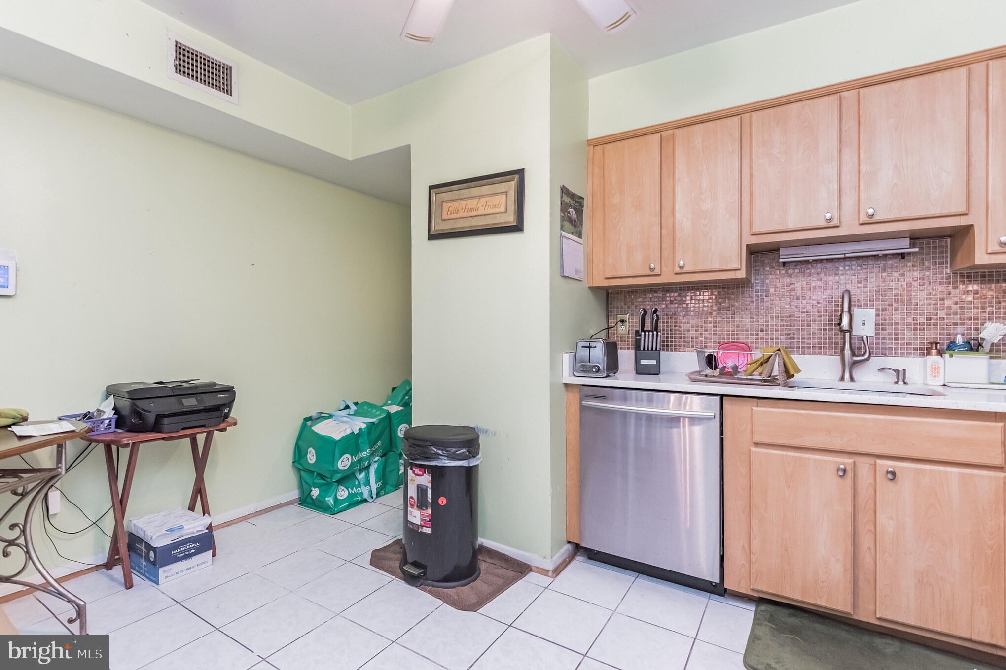 HUNTING RIDGE CONDOMINIUM - Residential