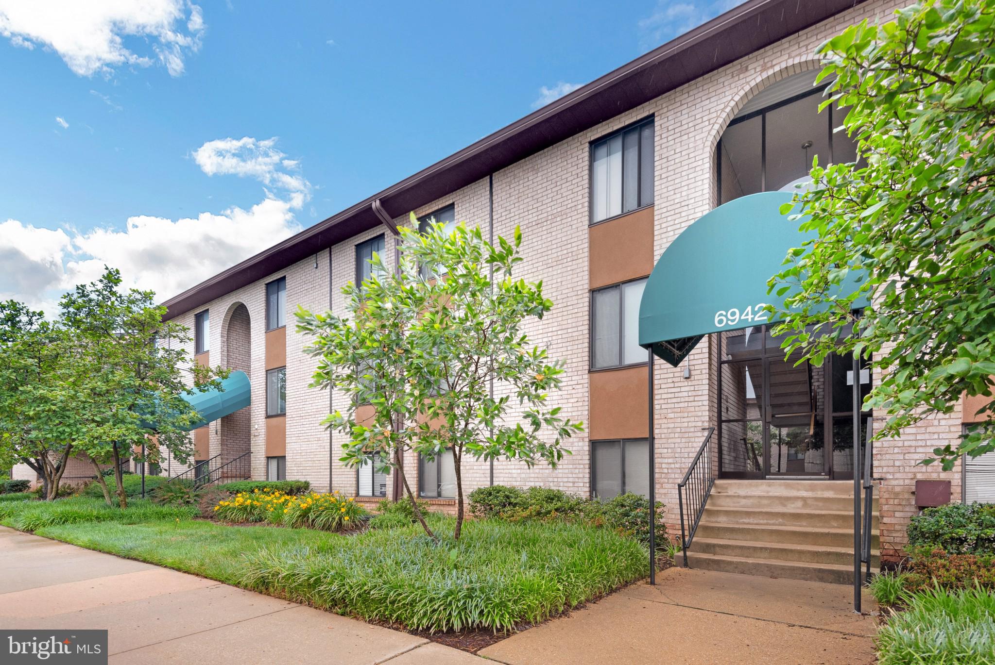 HUNTING RIDGE CONDOMINIUM - Residential