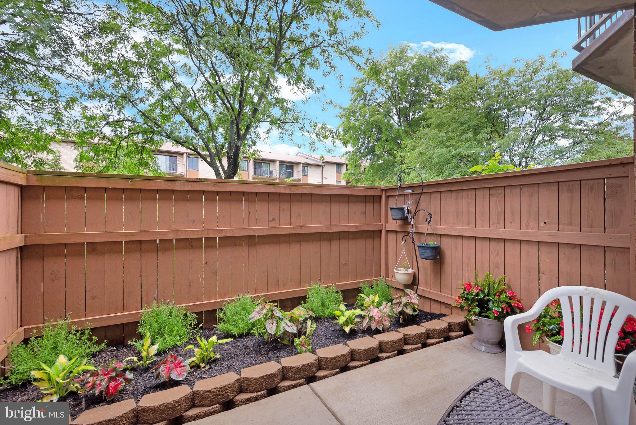 HUNTING RIDGE CONDOMINIUM - Residential