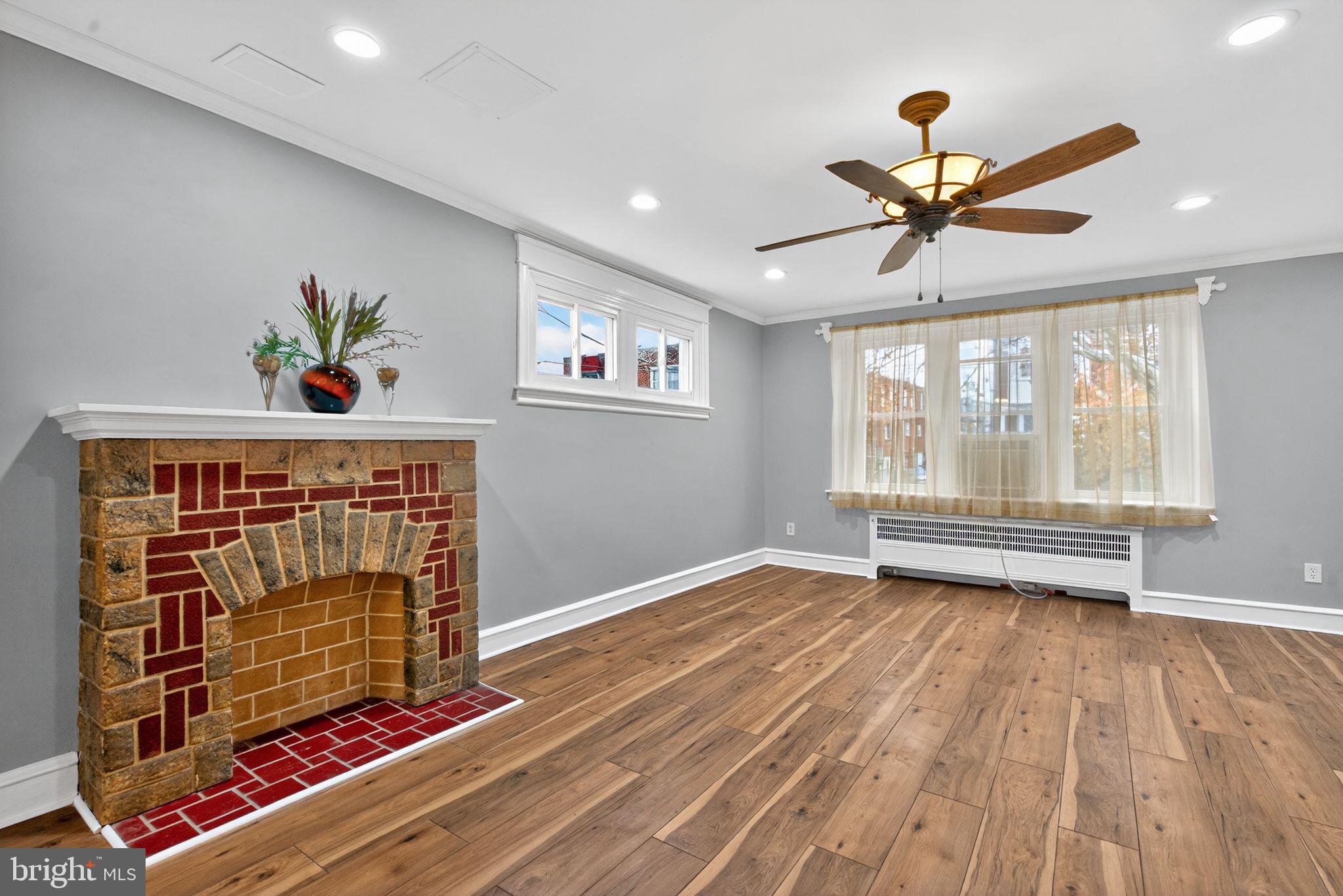 6211 N MASCHER STREET