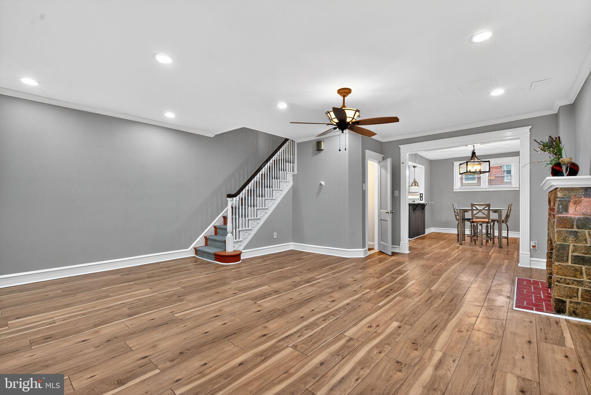 6211 N MASCHER STREET