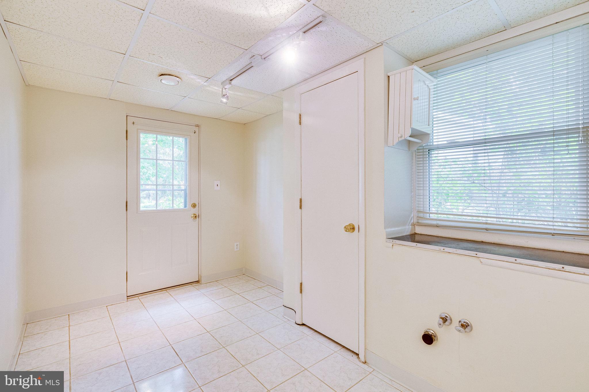 TYSONS GREEN - Residential Lease