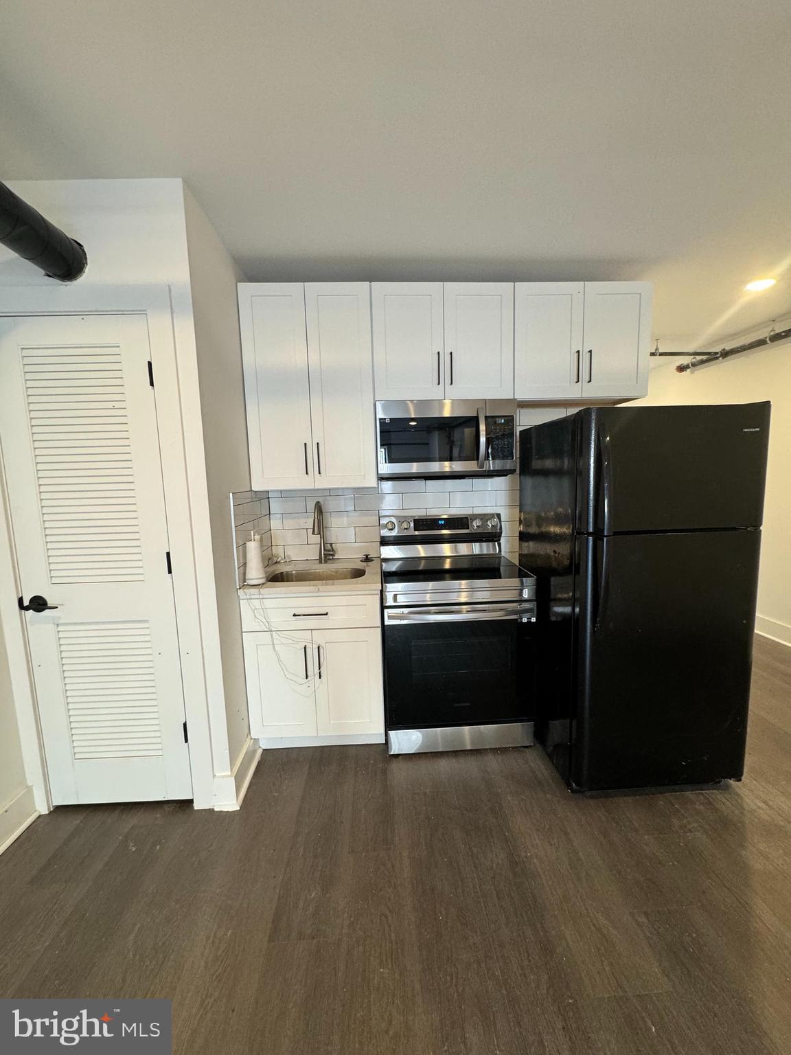 2331 E THOMPSON STREET 1