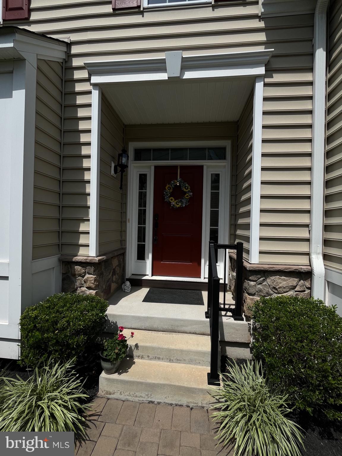 271 HOPEWELL DRIVE
