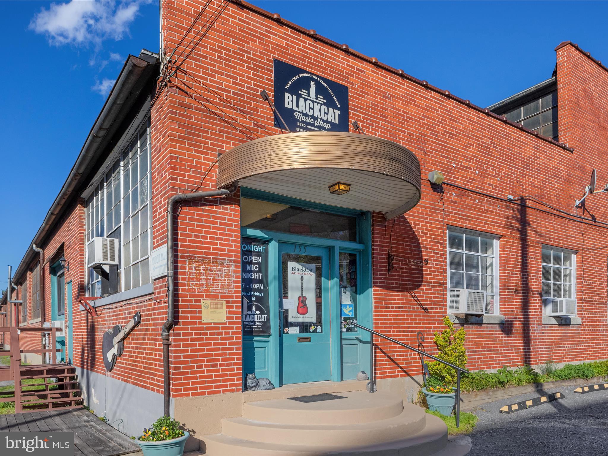 TALL PINES - Residential