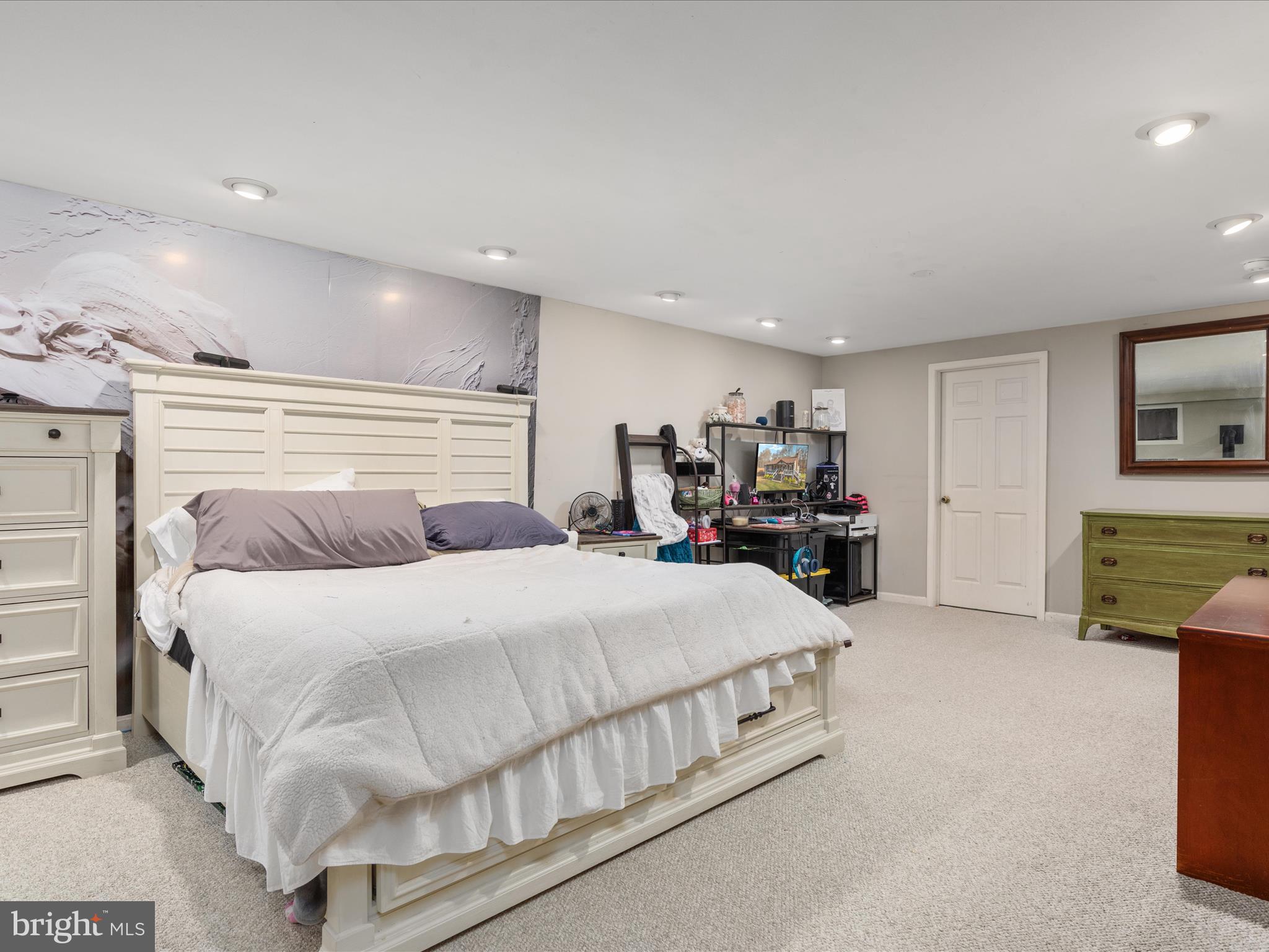 TALL PINES - Residential