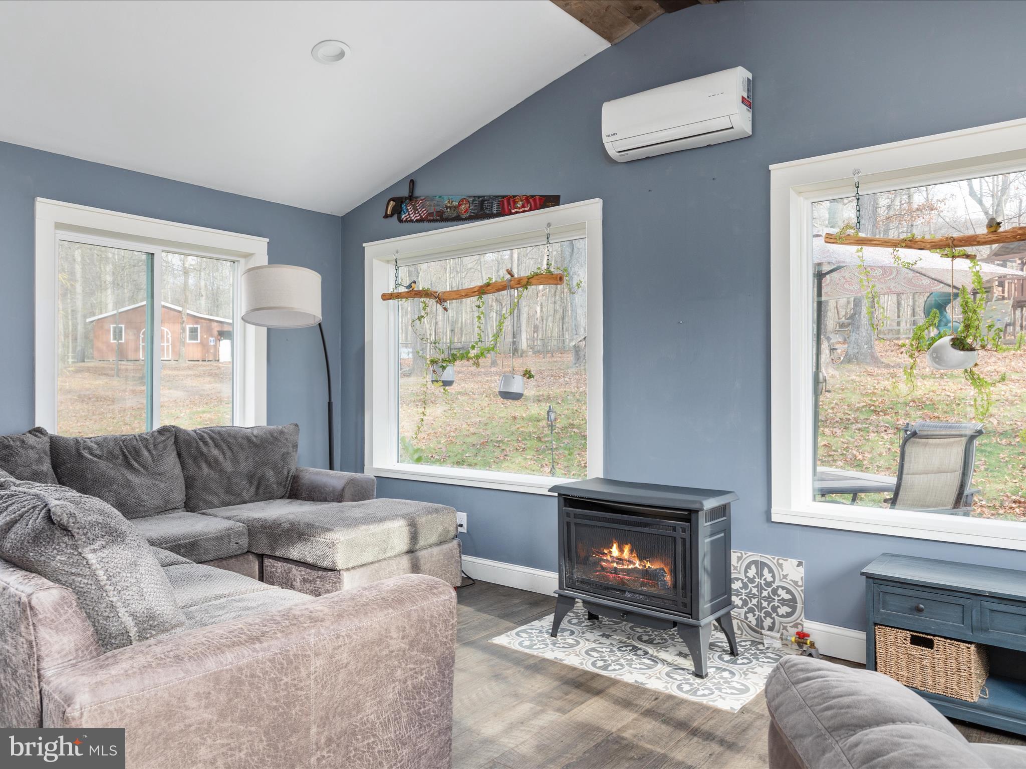 TALL PINES - Residential