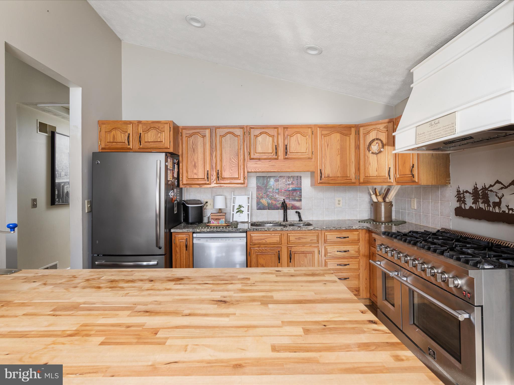 TALL PINES - Residential