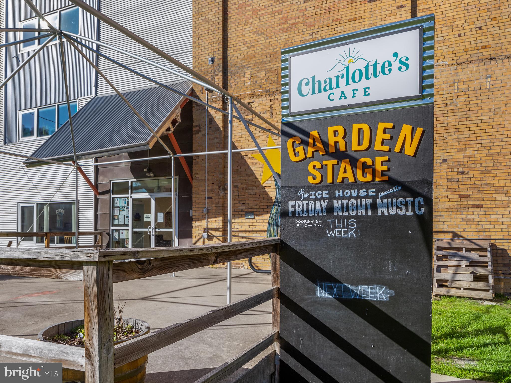 TALL PINES - Residential