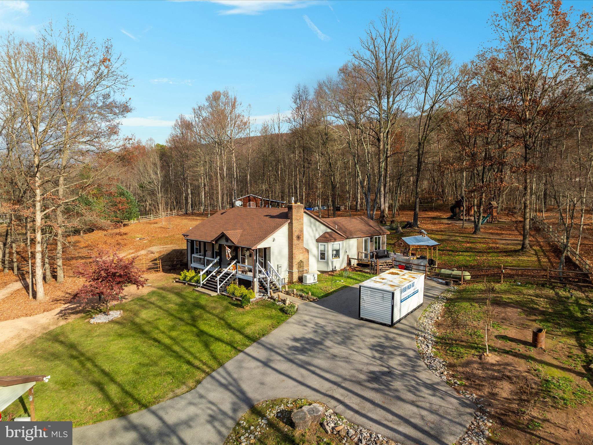 TALL PINES - Residential