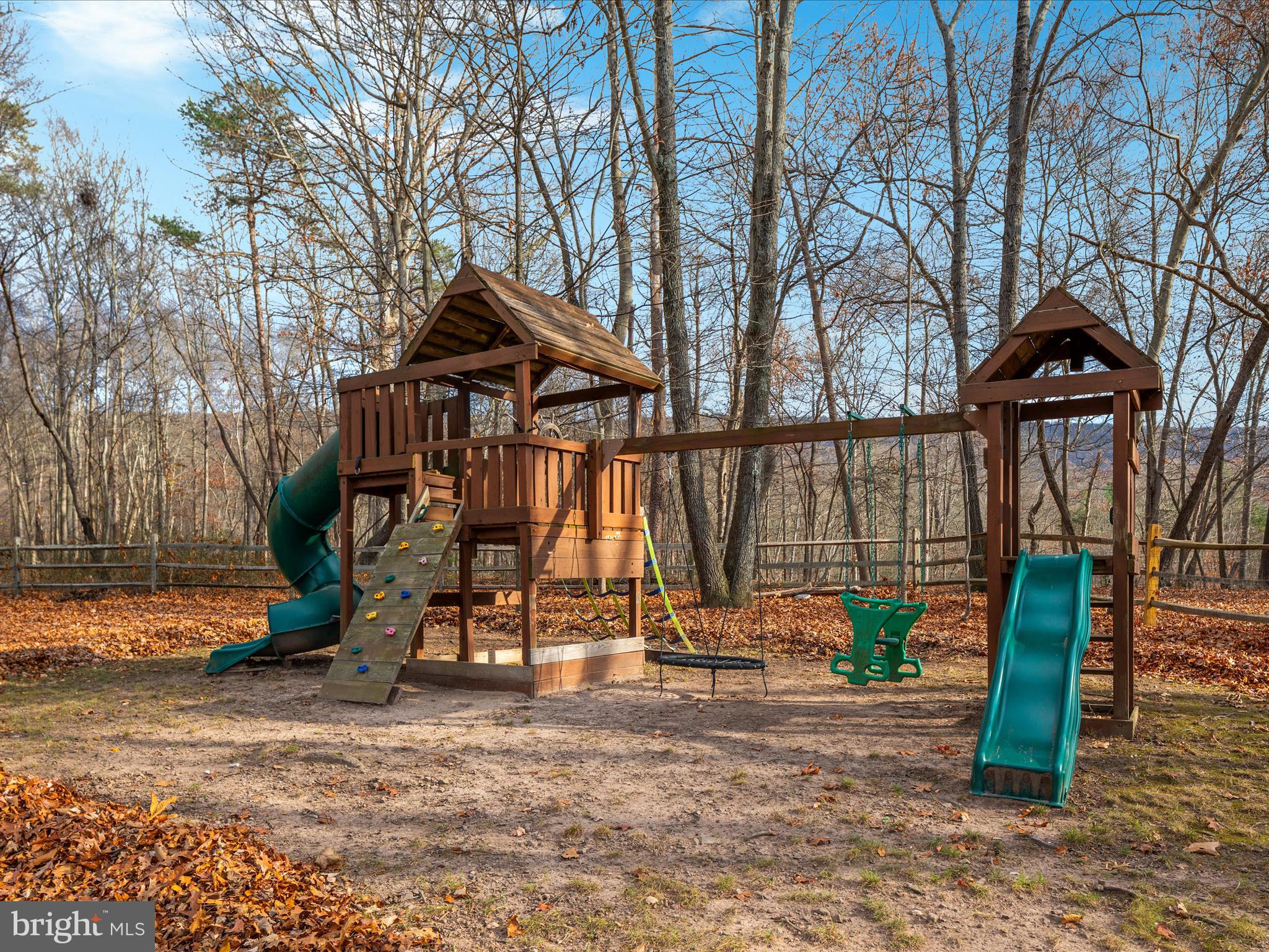 TALL PINES - Residential