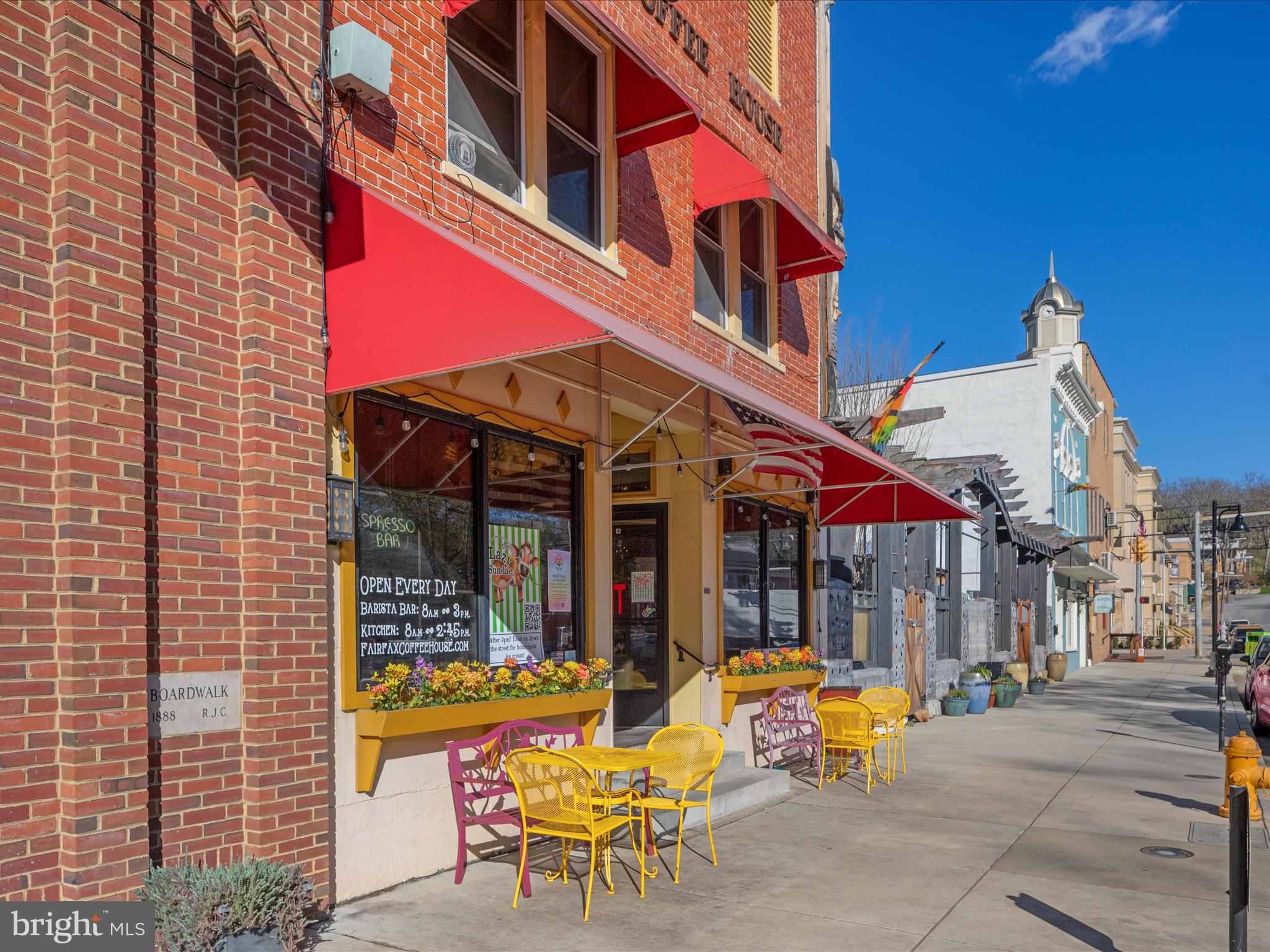 TALL PINES - Residential