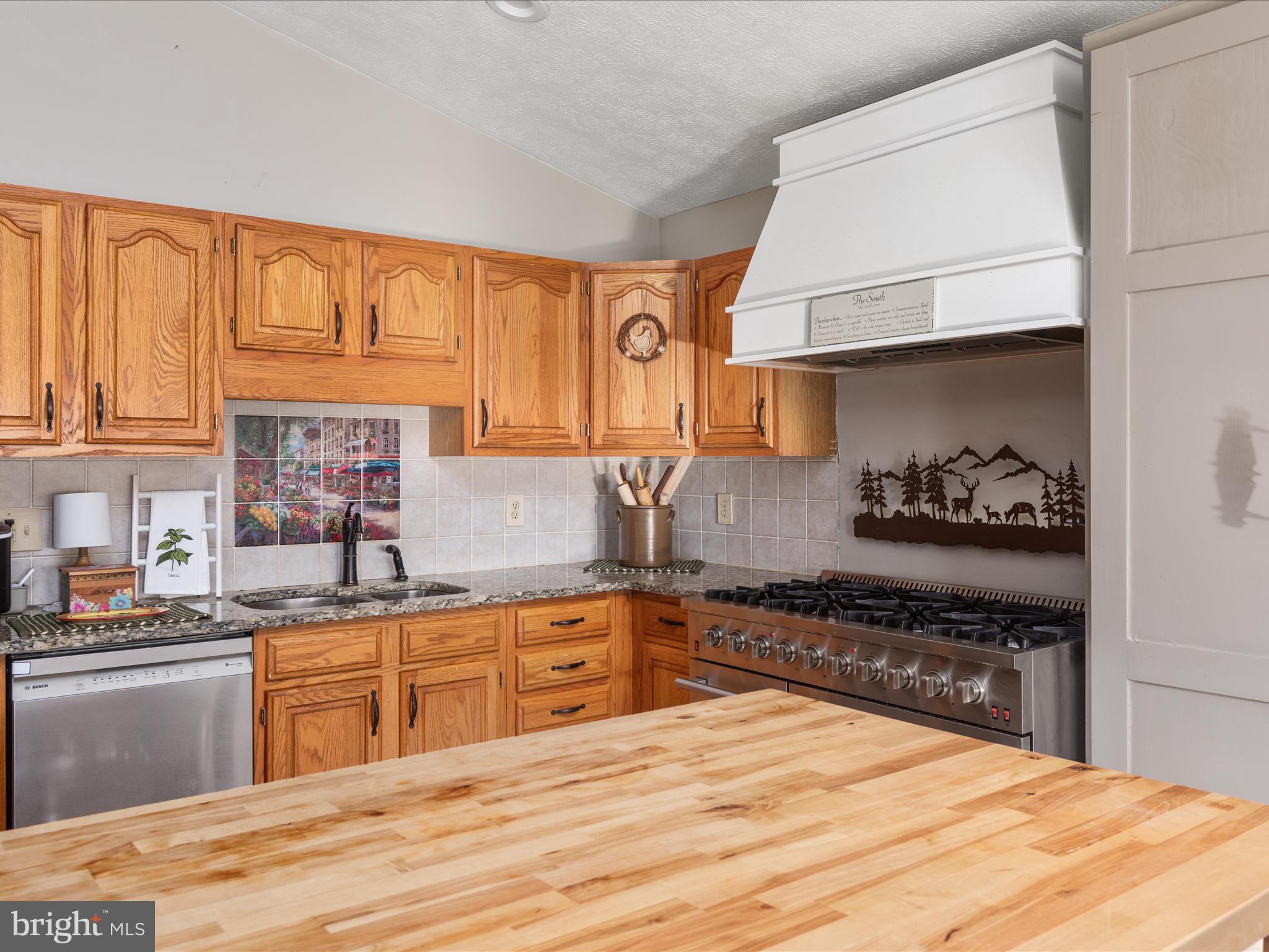 TALL PINES - Residential