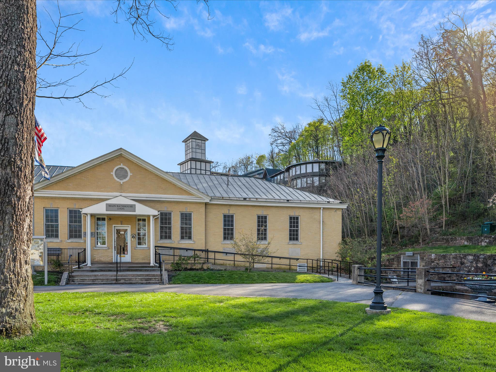 TALL PINES - Residential