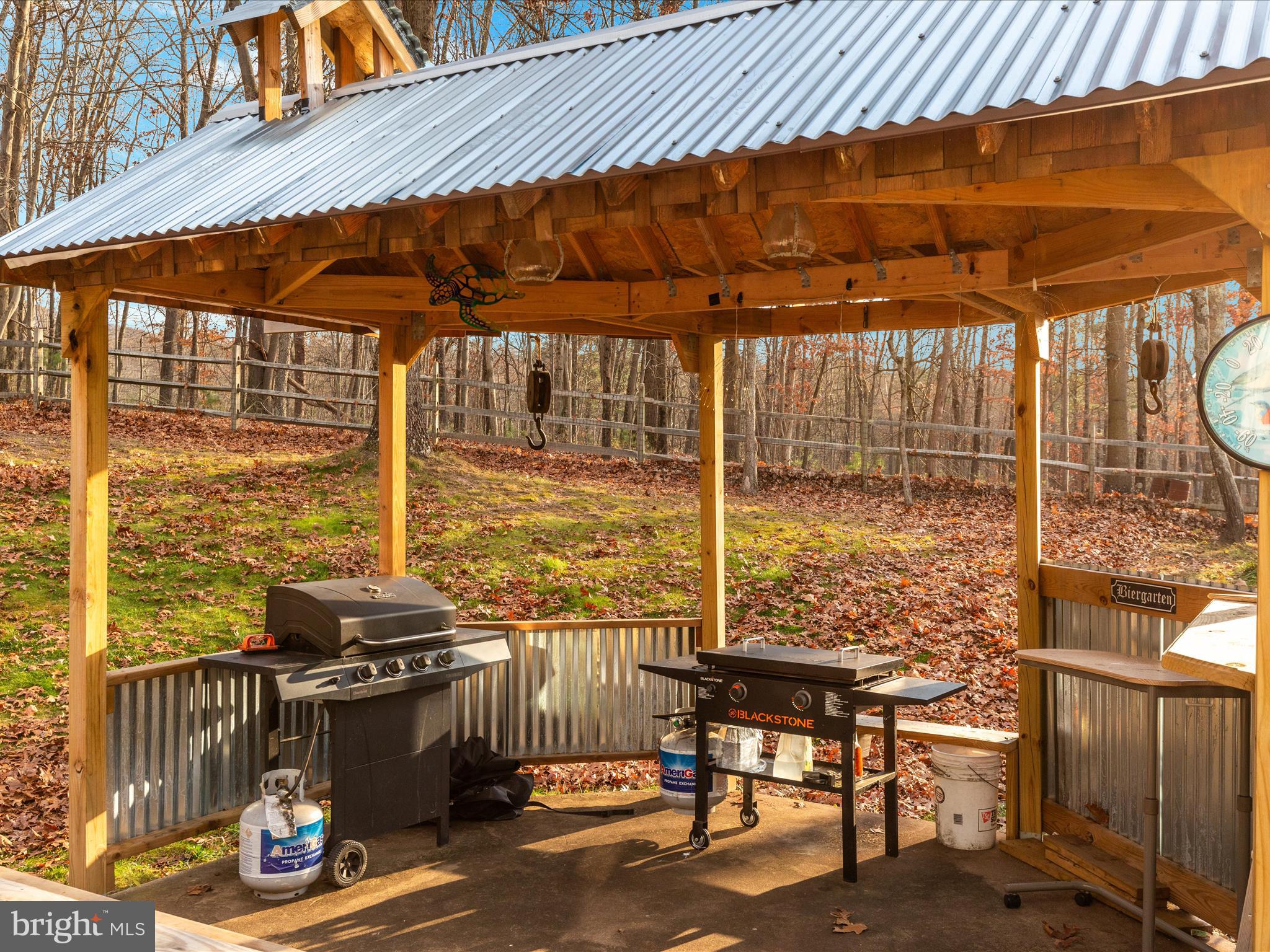 TALL PINES - Residential