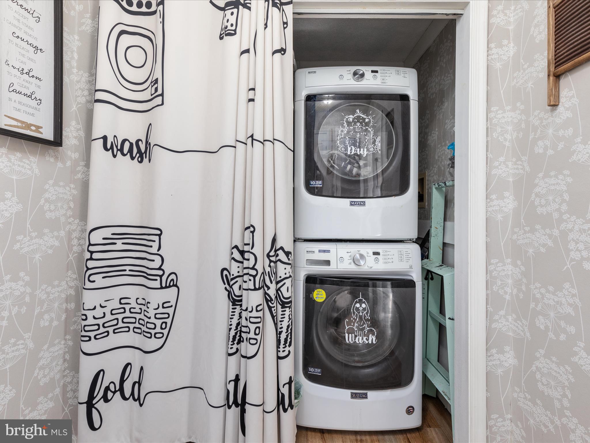 TALL PINES - Residential