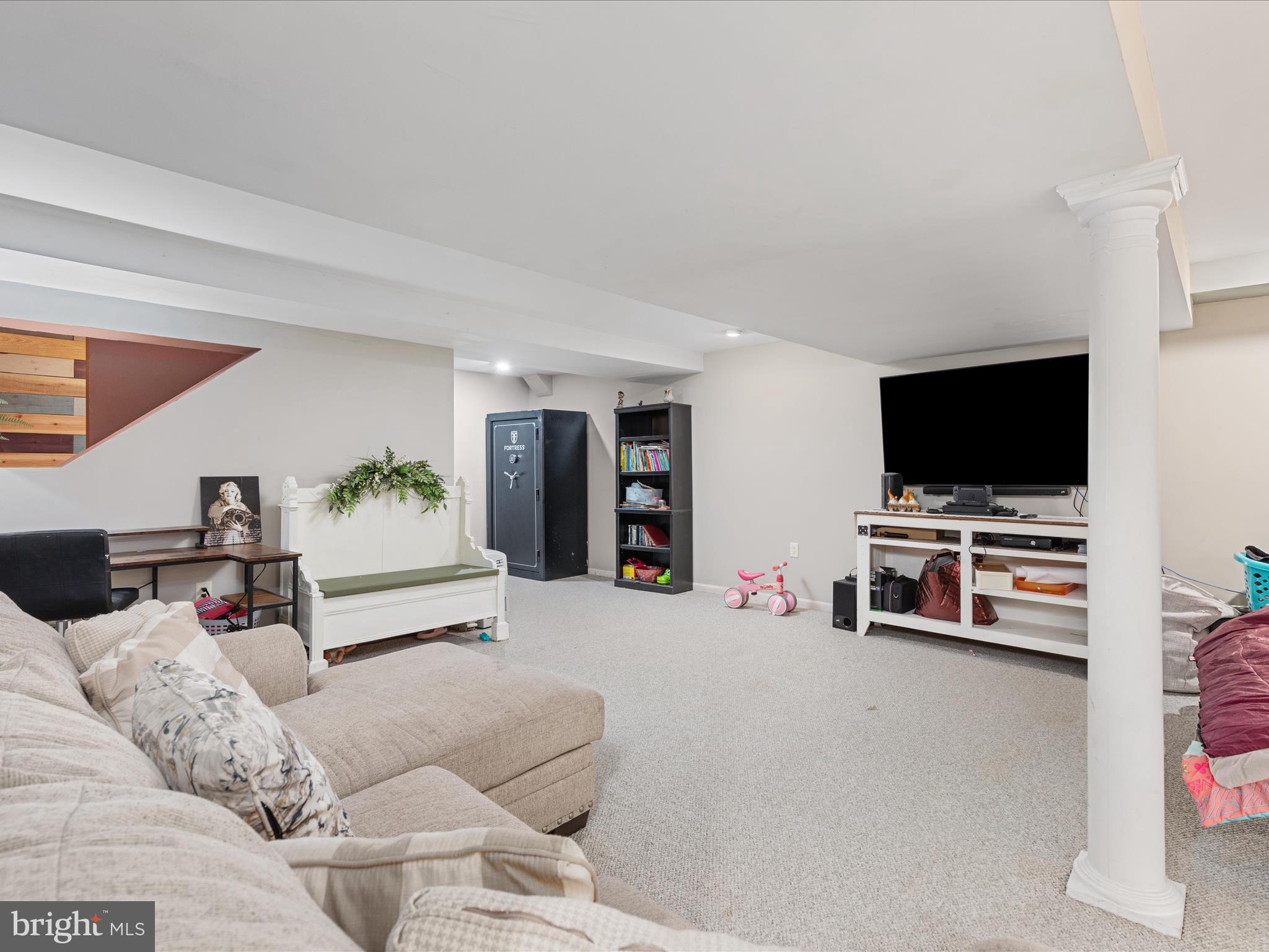 TALL PINES - Residential