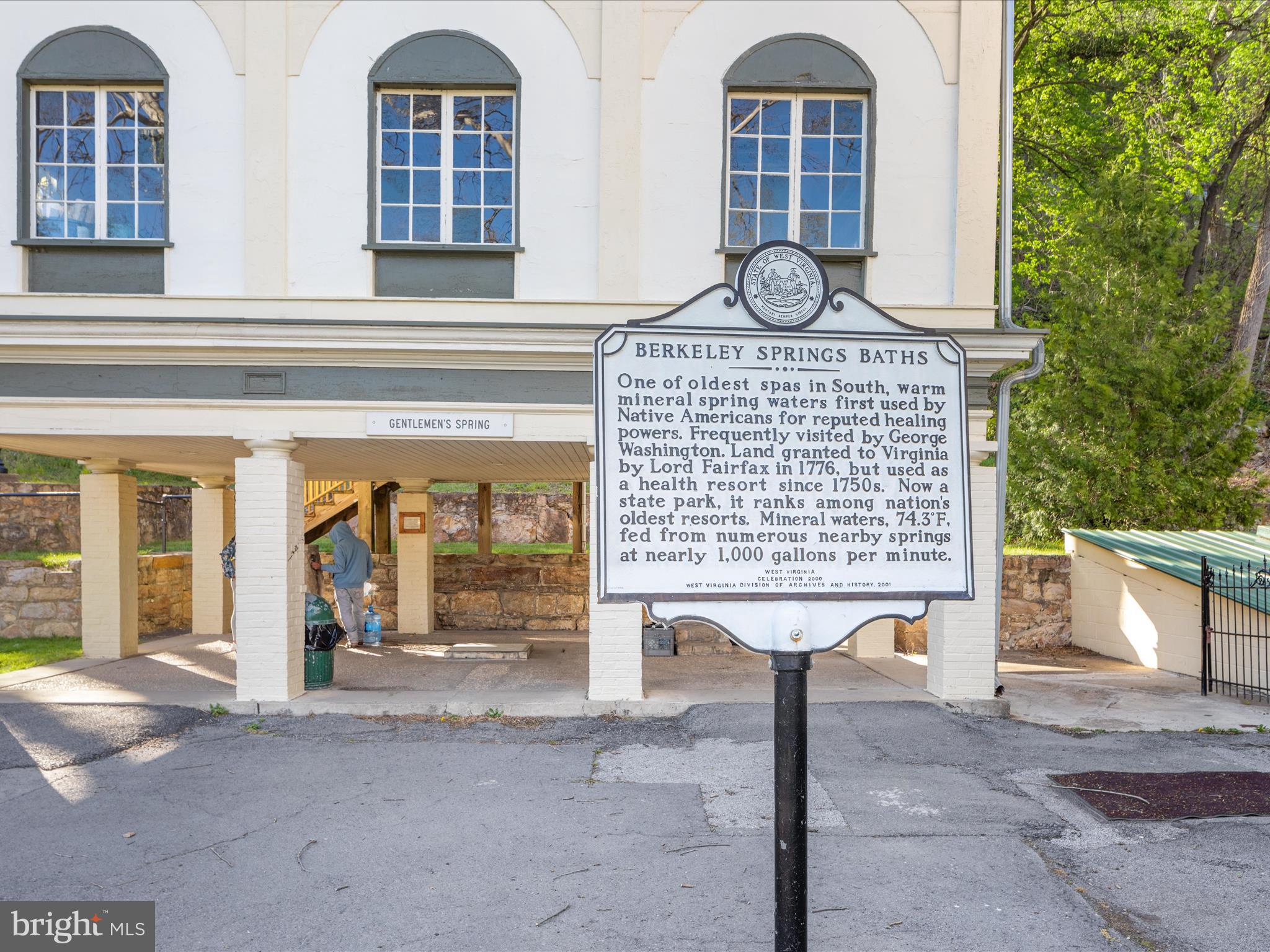 TALL PINES - Residential