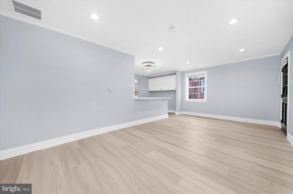 Photo of 733 W County Line Road, HATBORO, PA 19040 (MLS # PAMC2164438)