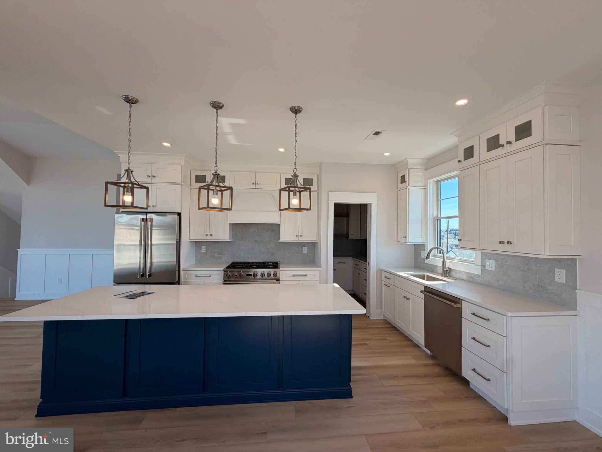 19 LAVENIA AVENUE W