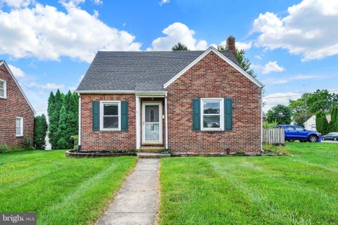 Photo of 2016 Orange Street, YORK, PA 17404 (MLS # PAYK2109974)