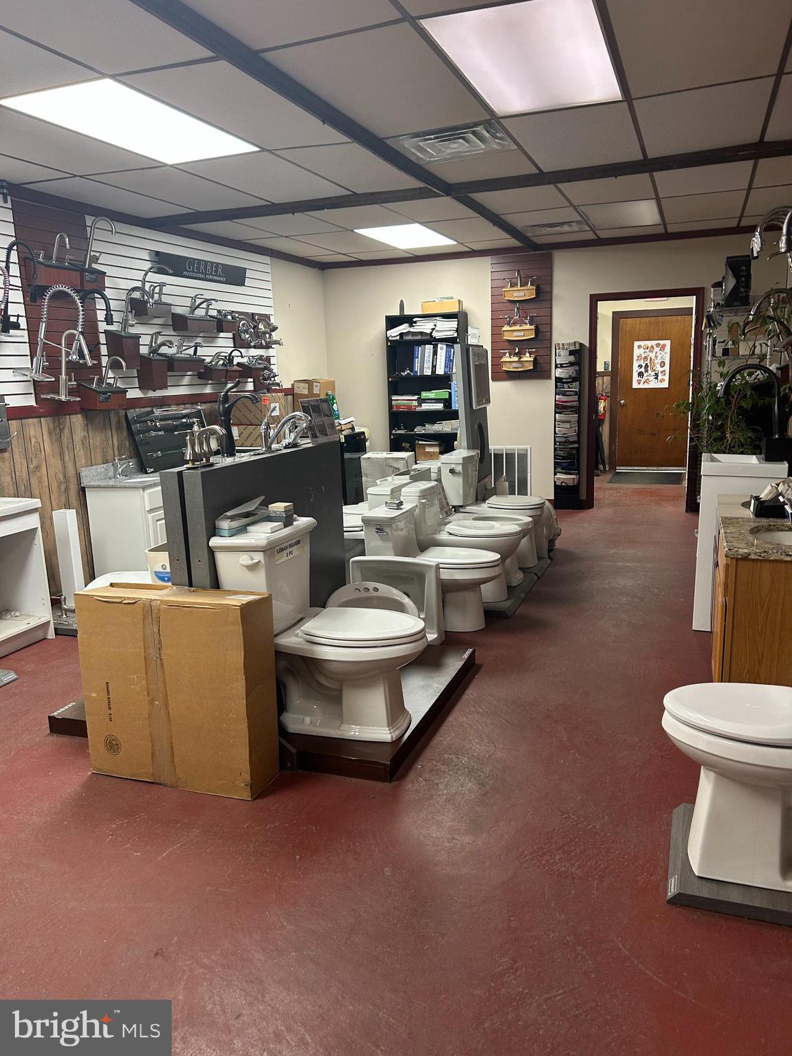 PASSYUNK SQUARE - Commercial Lease