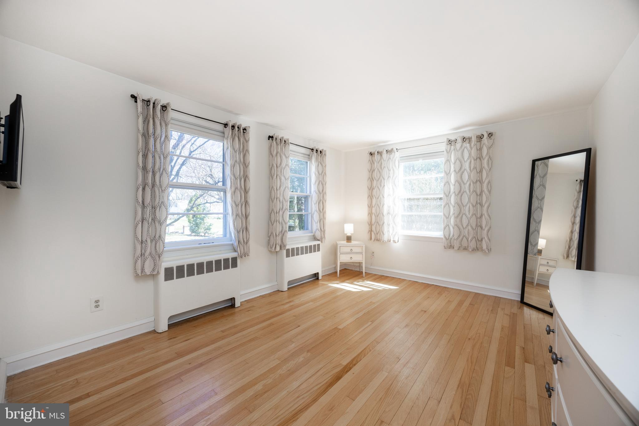 PENN OAK MANOR - Residential