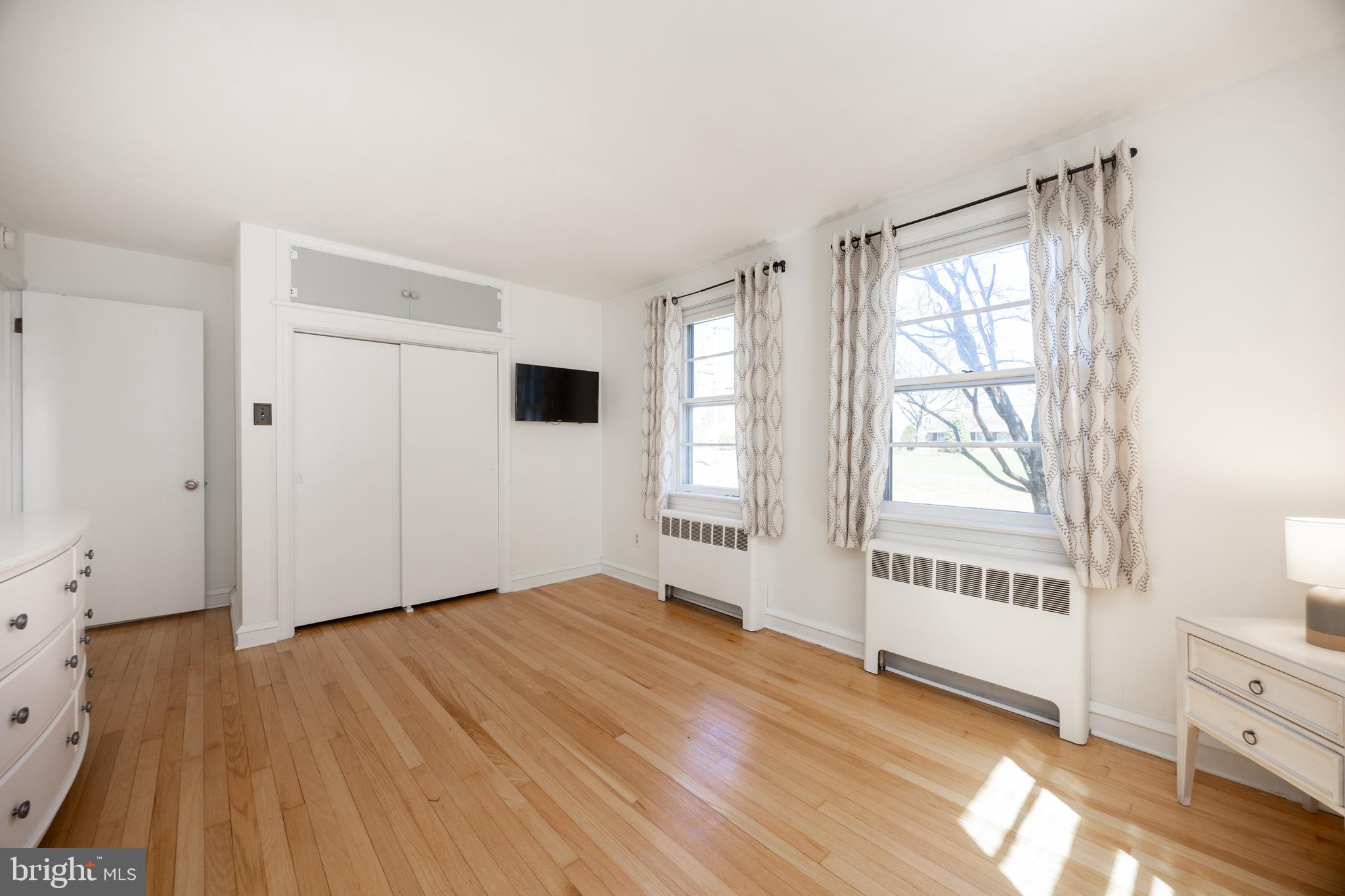 PENN OAK MANOR - Residential